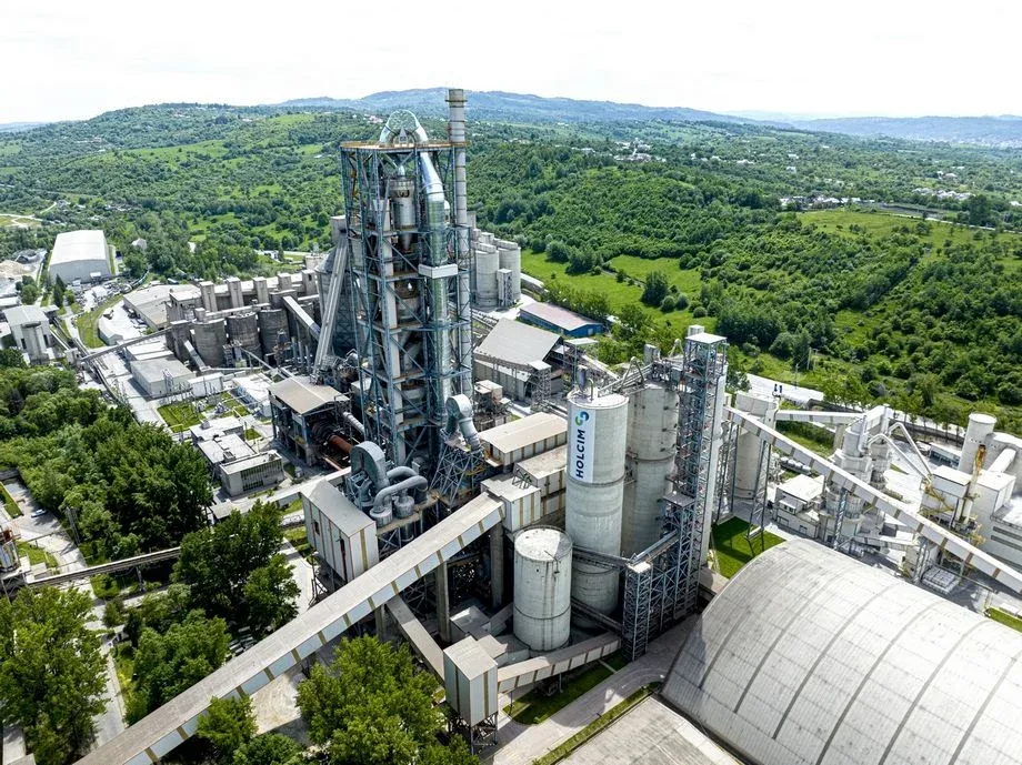 fabrica-de-ciment-holcim-campulung.webp