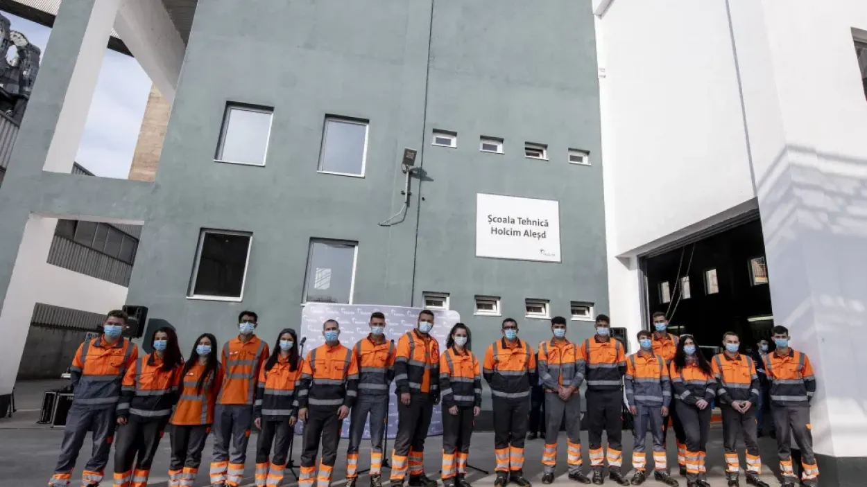 holcim_romania_technical_school_-_2.jpg.webp