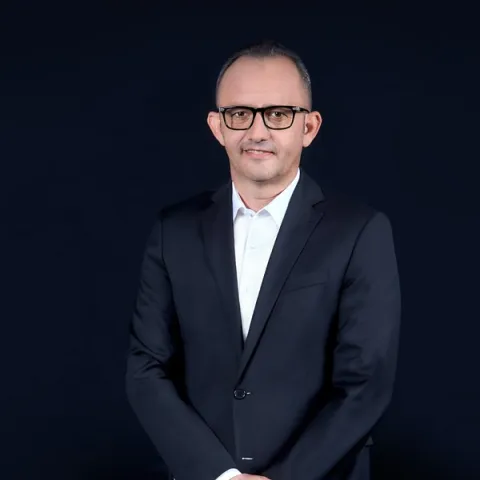 cosmin-serban-director-comercial-holcim-romania.jpg